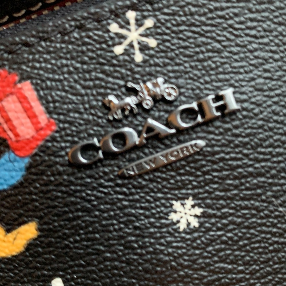 Authentic COACH Signature Coated leather Disney Xmas  print zip top wristlet - Picture 5 of 16